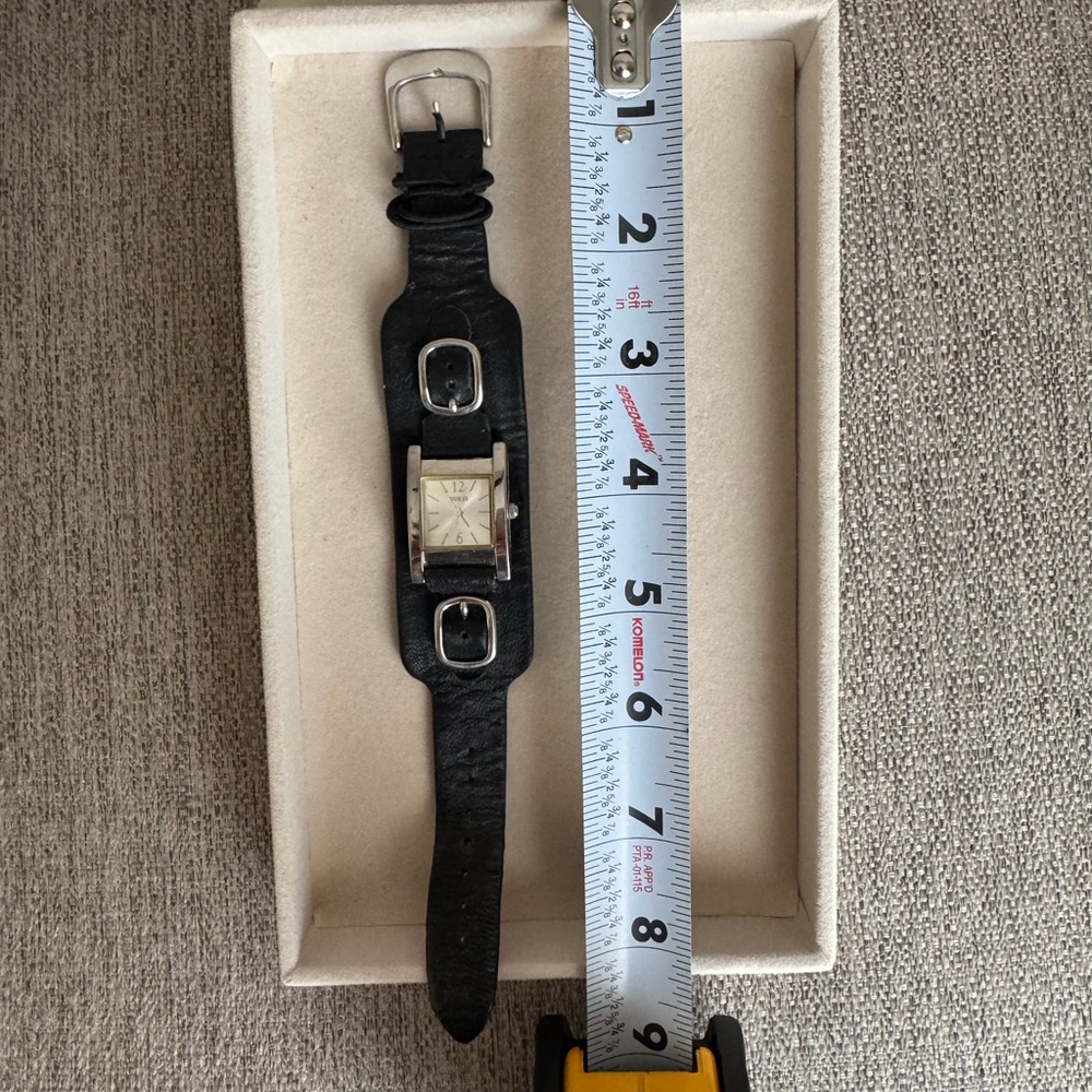 GUESS watch - Picture 3 of 4